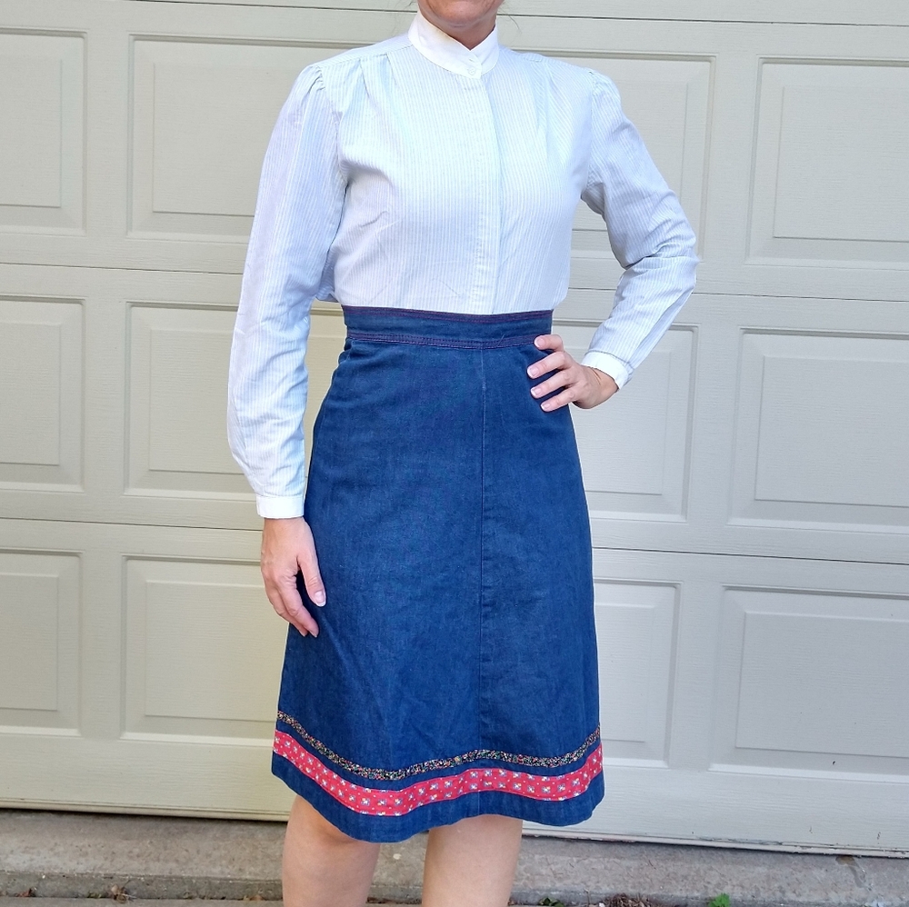 VINTAGE DENIM SKIRT 1970's 70's plain jane XS
